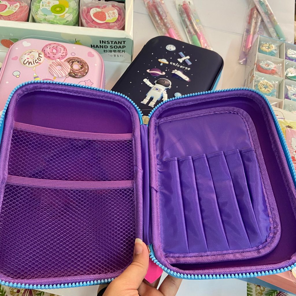 حقيبة مدرسية