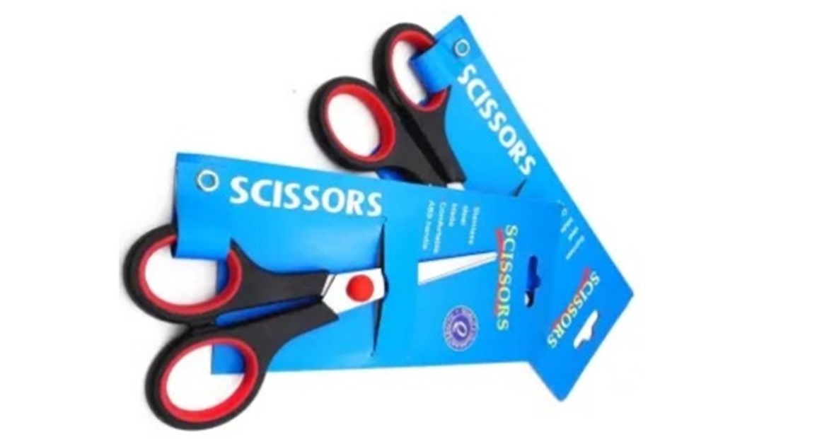 مقصات صغيرة وكبيرة