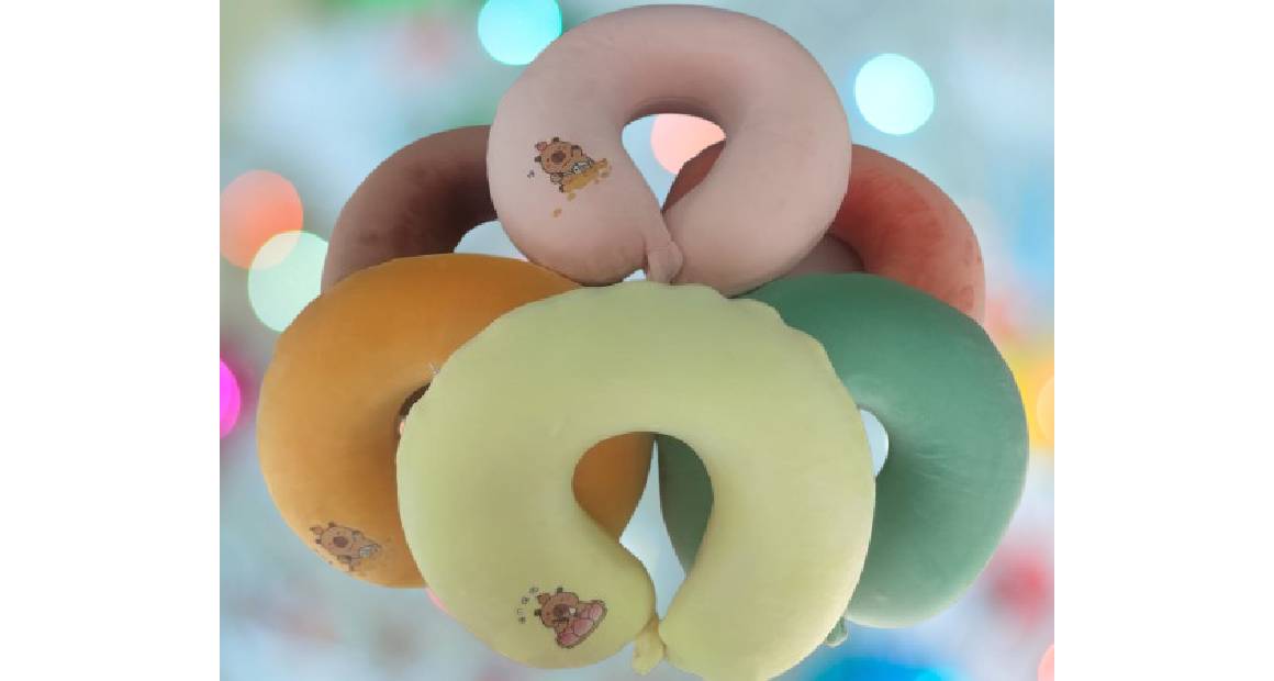 وسادة على شكل حرف U