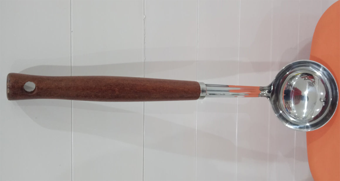 ملعقة تقديم من الفولاذ المقاوم للصدأ