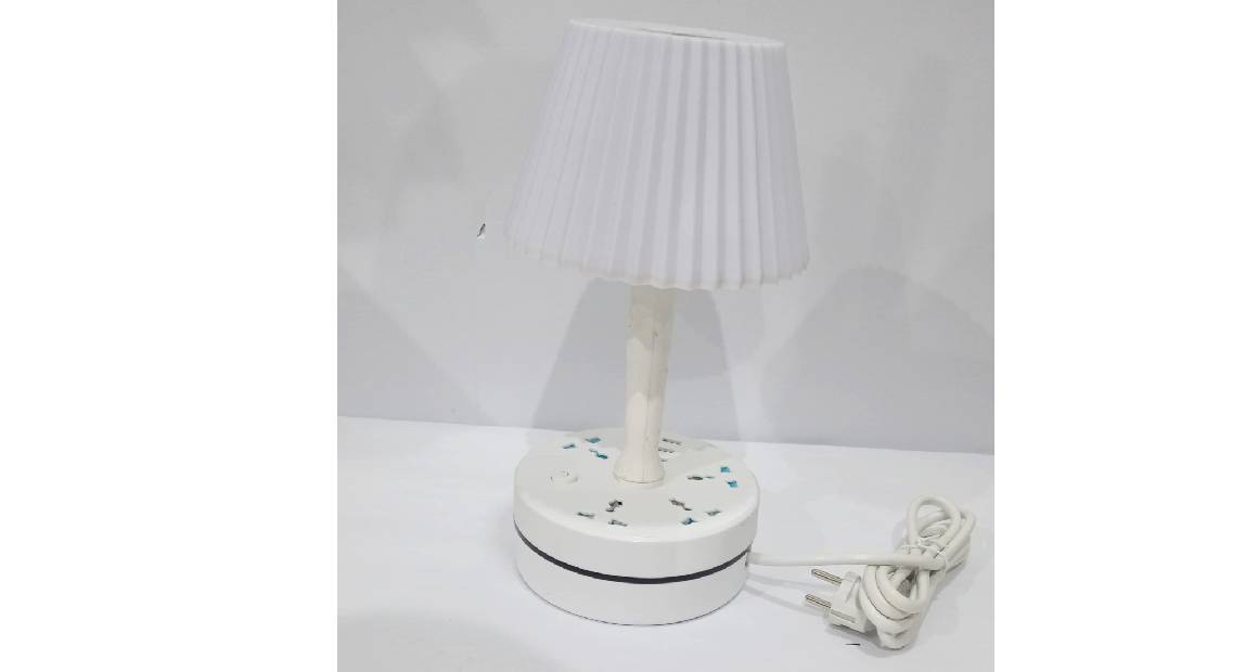 مصباح مع مقابس