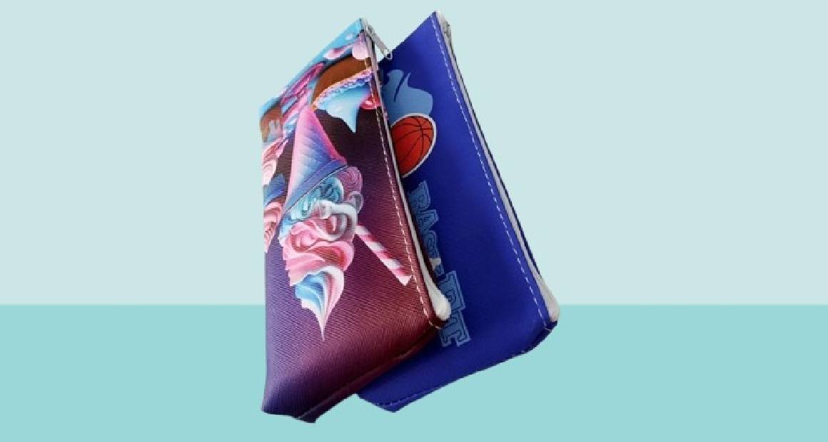 حقيبة مدرسية متوسطة الحجم