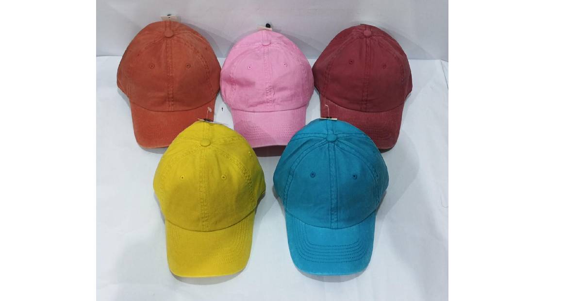 مزيج ألوان عشوائي للقبعة