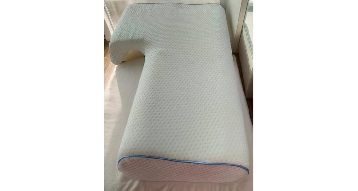 وسادة مع ذراع من الإسفنج الذكي